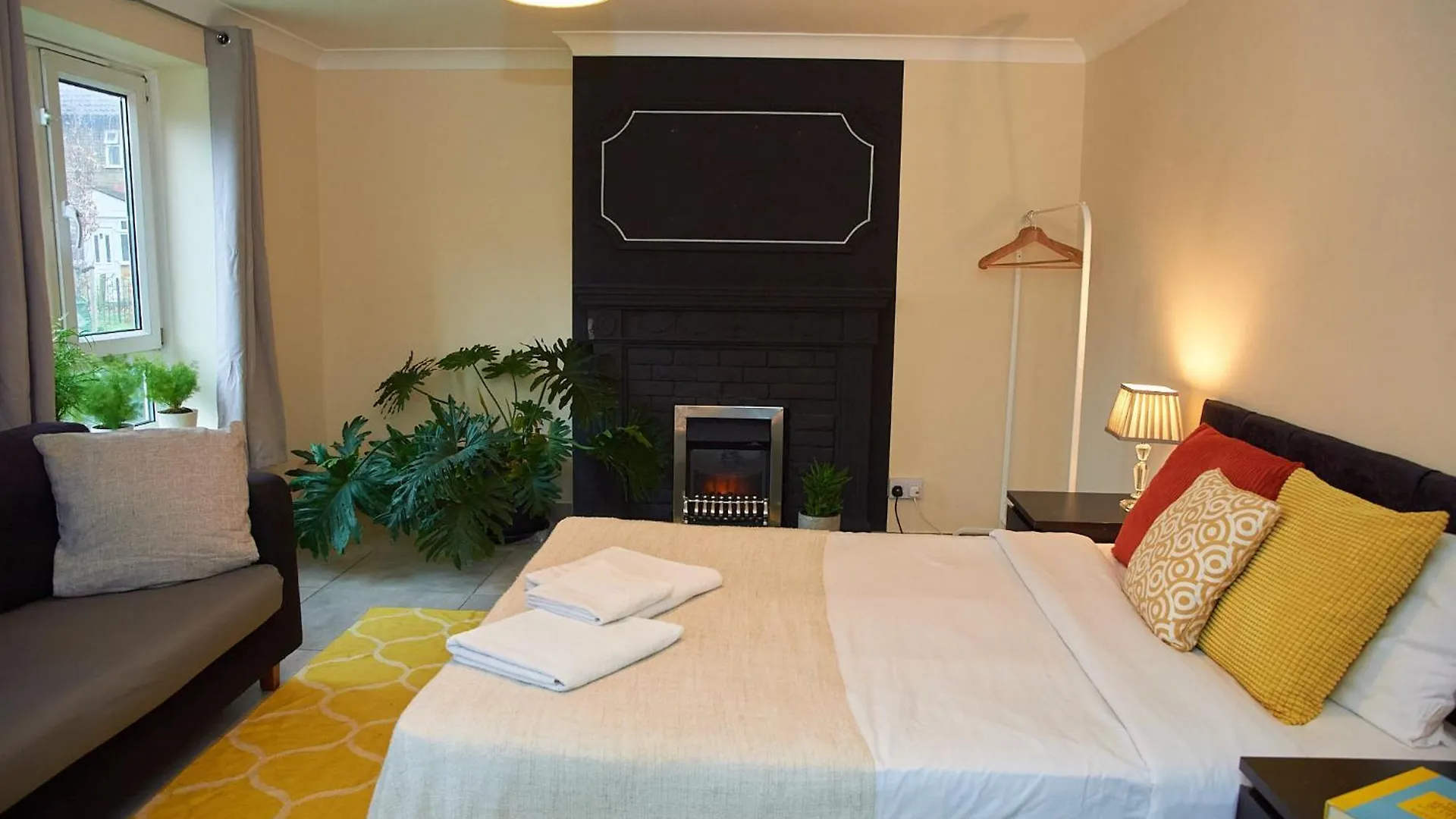 Tatil Evi Marvelous House Min To Stratford Villa Londra
