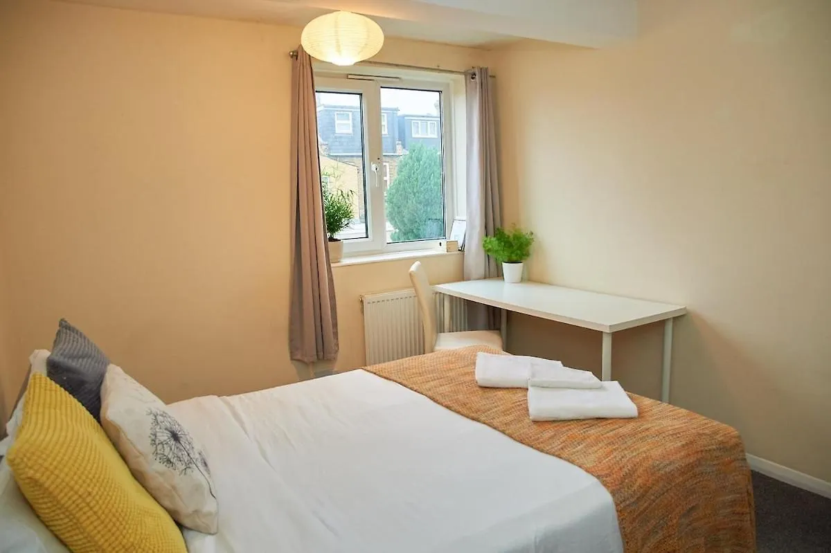 Holiday home Marvelous House Min To Stratford Villa London
