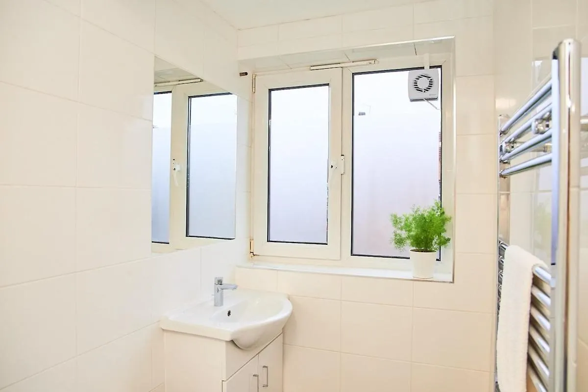 Marvelous House Min To Stratford Villa London
