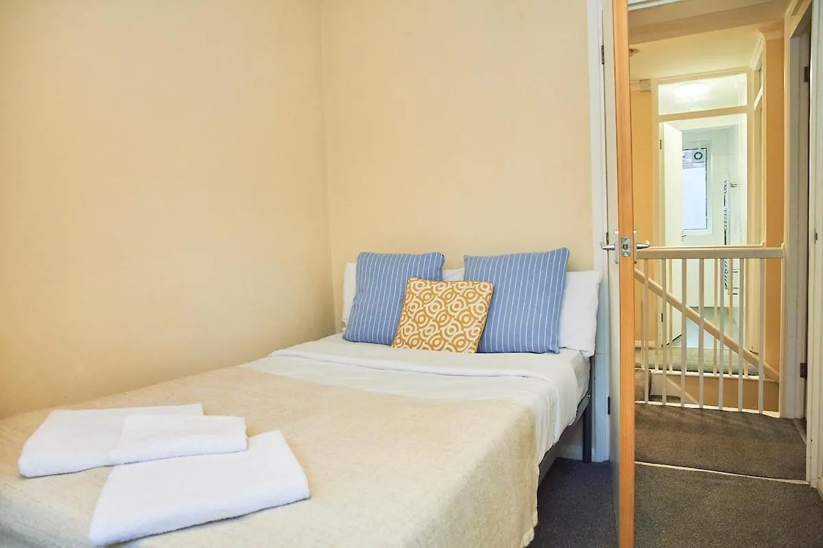Holiday home Marvelous House Min To Stratford Villa London
